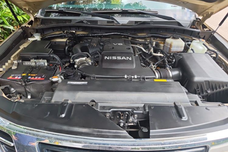 Used Nissan Patrol  Engine Bay