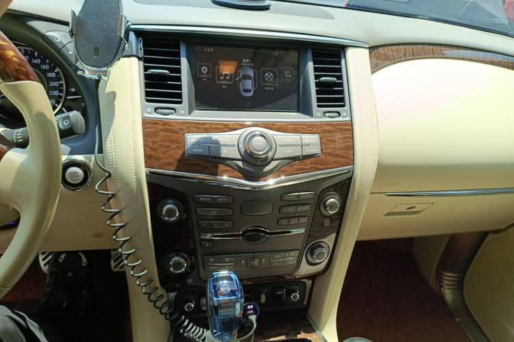 Used Nissan Patrol  Audio And AC Panel