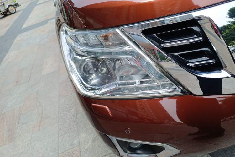 Used Nissan Patrol  Right Front Headlight