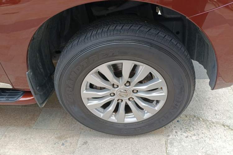 Used Nissan Patrol  Right Front Wheel Hub