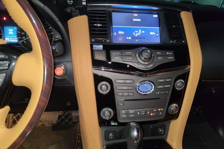Used Nissan Patrol  Audio And AC Panel