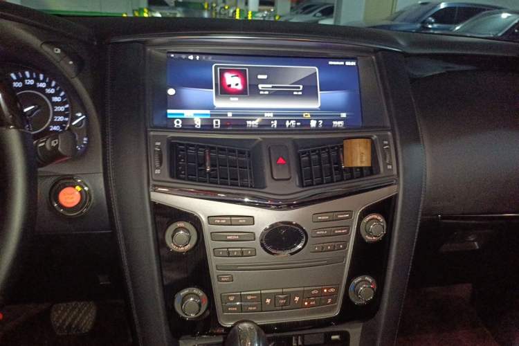 Used Nissan Patrol  Audio And AC Panel