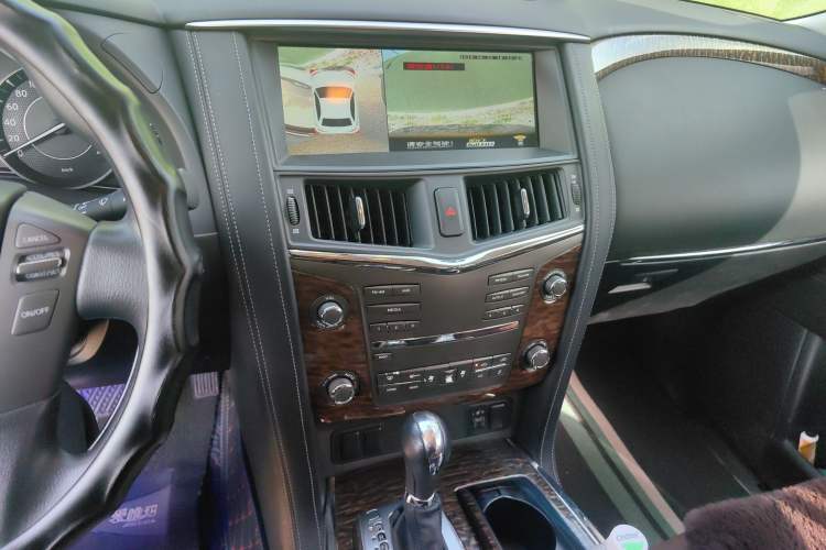 Used Nissan Patrol 2019 Y62 4.0L SE-T1 Middle East Audio And AC Panel