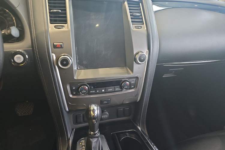 Used Nissan Patrol 2019 Y62 4.0L SE-T1 Middle East Audio And AC Panel