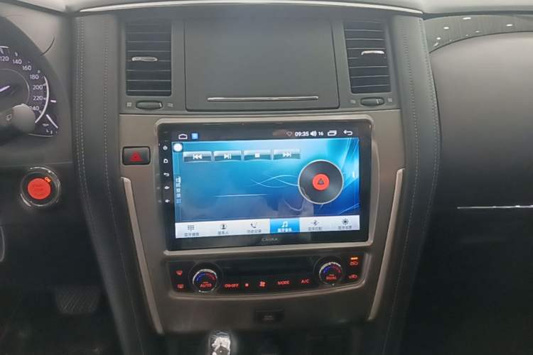 Used Nissan Patrol 2019 Y62 4.0L SE-T1 Middle East Audio And AC Panel