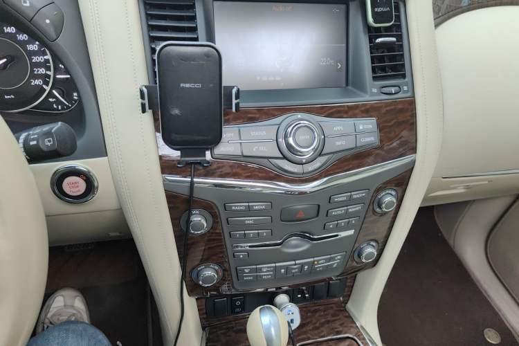 Used Nissan Patrol 2019 Y62 4.0L SE OPT with 18-inch Wheels – Middle East Audio And AC Panel