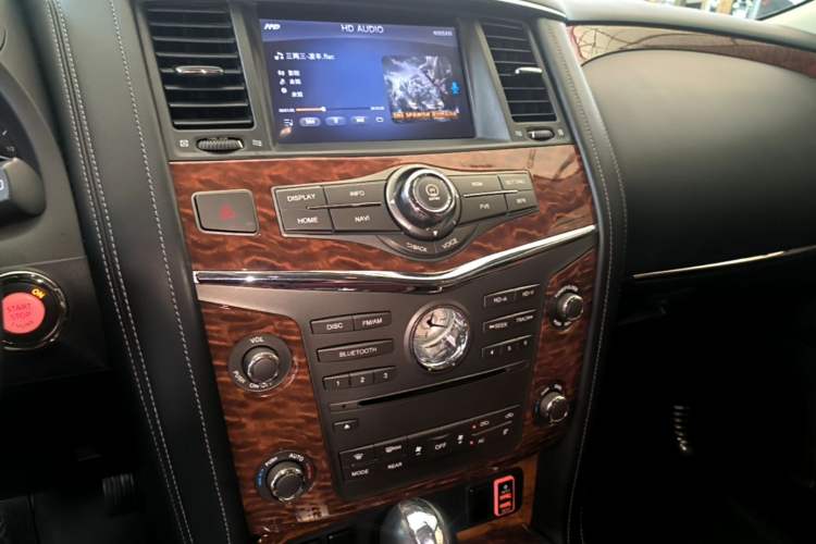Used Nissan Patrol 2019 Y62 4.0L SE-T1 Middle East Audio And AC Panel