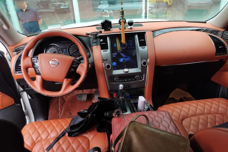 Used Nissan Patrol  Center Console