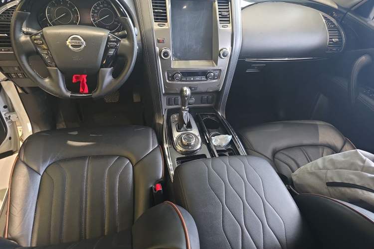 Used Nissan Patrol 2019 Y62 4.0L SE-T1 Middle East Center Console