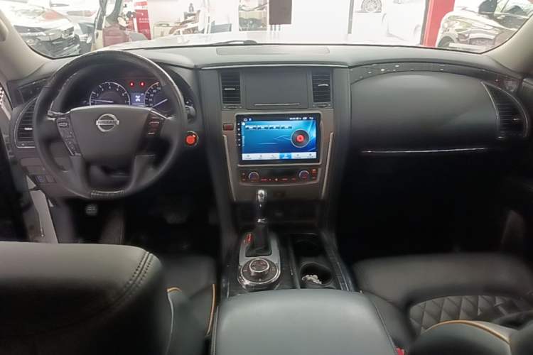 Used Nissan Patrol 2019 Y62 4.0L SE-T1 Middle East Center Console
