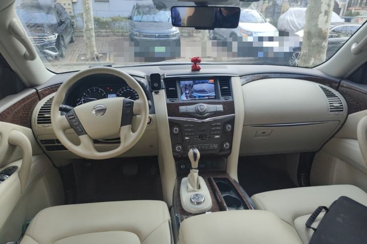 Used Nissan Patrol 2019 Y62 4.0L SE-T2 Middle East Center Console