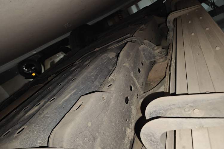 Used Nissan Patrol 2019 Y62 4.0L SE-T1 Middle East Chassis Rear Left