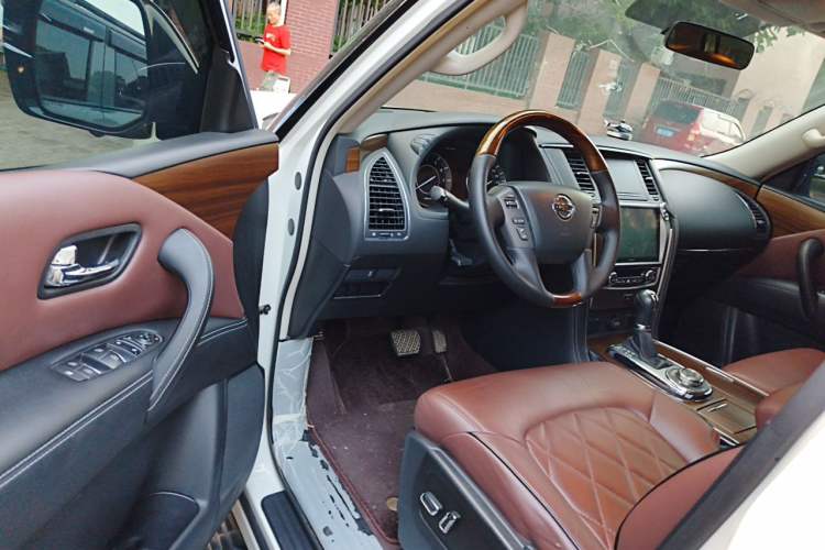 Used Nissan Patrol 2019 Y62 4.0L SE-T1 Middle East Driver Seat