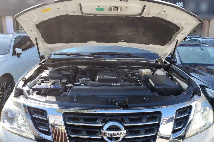 Used Nissan Patrol 2019 Y62 4.0L SE-T1 Middle East Engine Bay