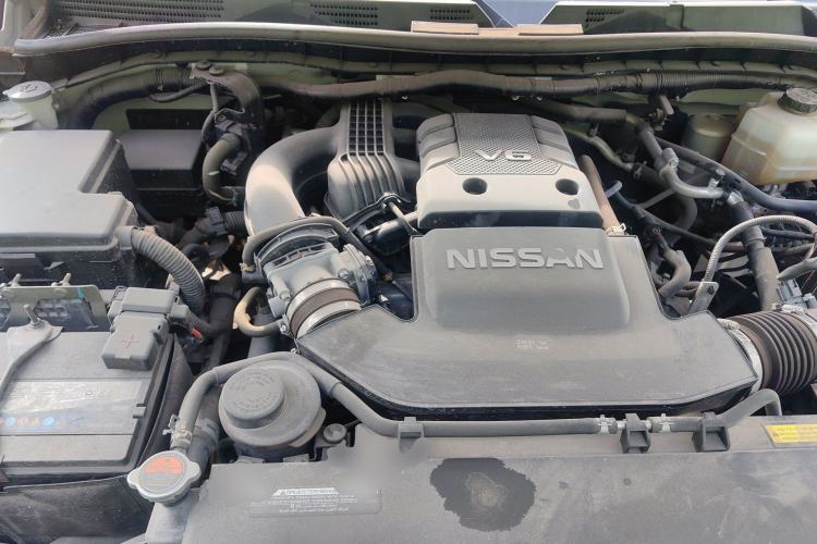 Used Nissan Patrol 2019 Y62 4.0L SE-T1 Middle East Engine Bay