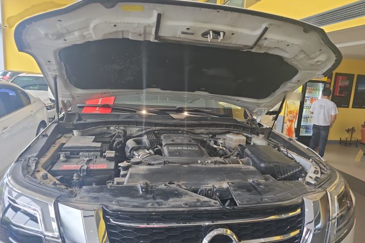 Used Nissan Patrol 2019 Y62 4.0L SE-T1 Middle East Engine Bay