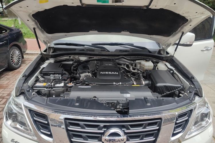 Used Nissan Patrol  Engine Bay