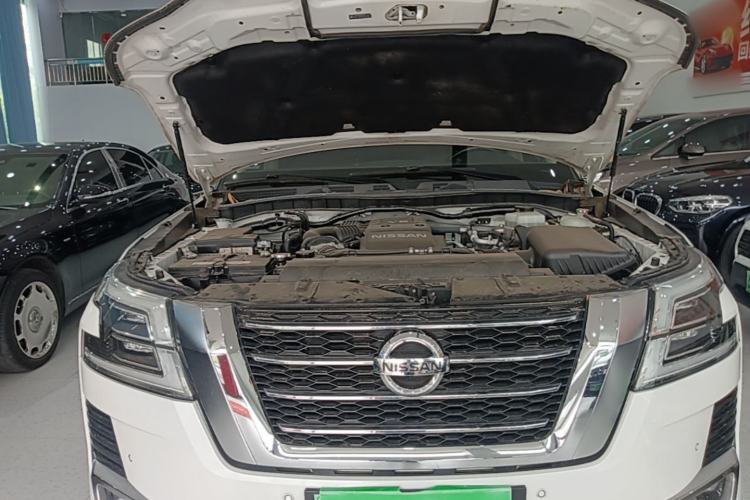 Used Nissan Patrol 2019 Y62 4.0L SE-T1 Middle East Engine Bay