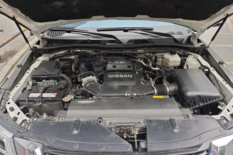 Used Nissan Patrol  Engine Bay