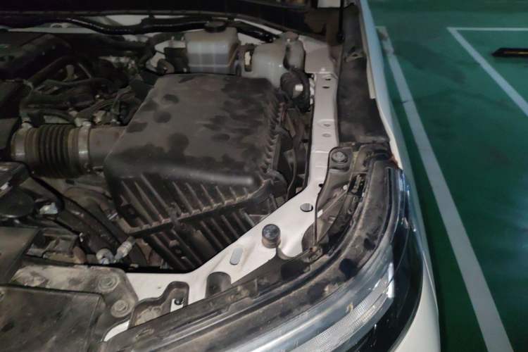Used Nissan Patrol  Engine Bay Left