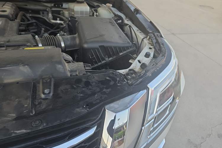 Used Nissan Patrol  Engine Bay Left