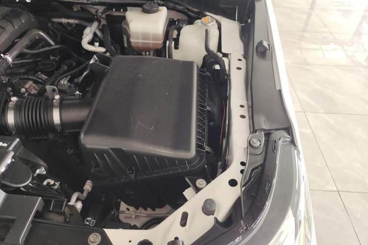Used Nissan Patrol 2019 Y62 4.0L SE-T1 Middle East Engine Bay Left