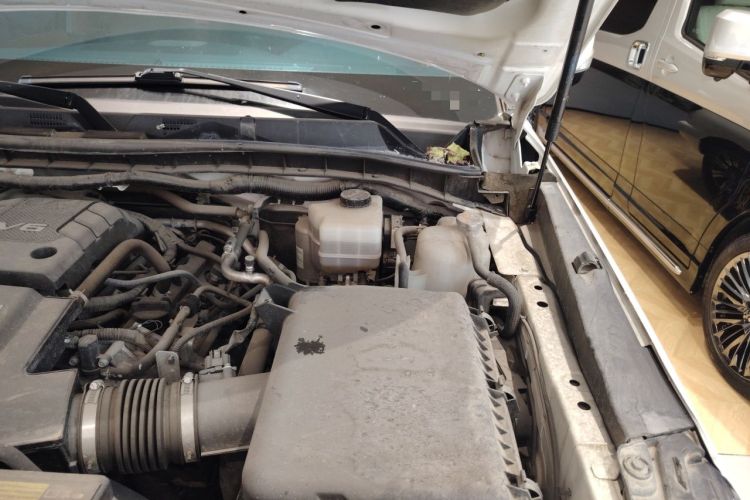 Used Nissan Patrol  Engine Bay Left