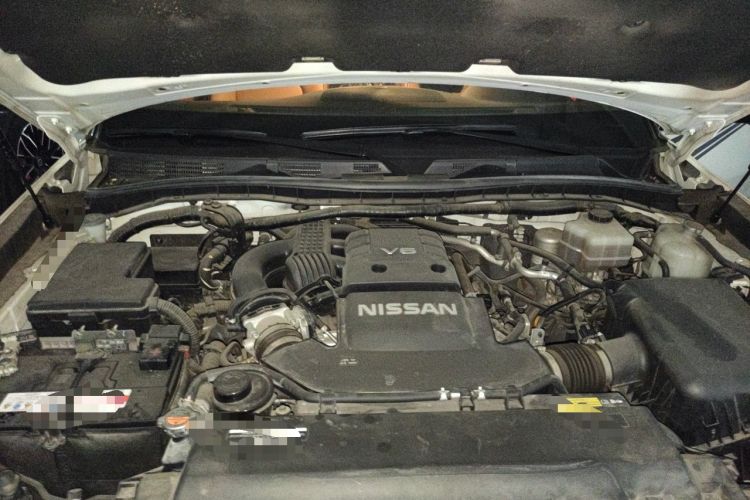 Used Nissan Patrol  Engine Bay