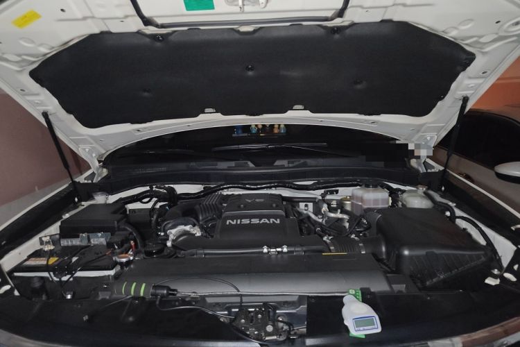 Used Nissan Patrol  Engine Bay