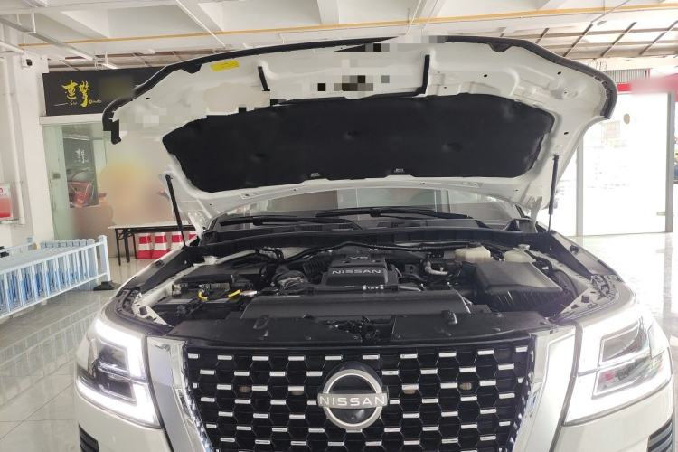 Used Nissan Patrol 2019 Y62 4.0L SE-T1 Middle East Engine Bay