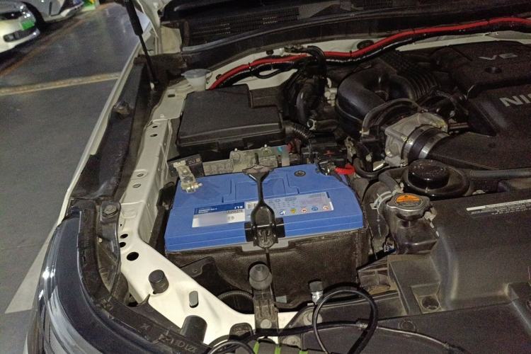 Used Nissan Patrol  Engine Bay Right