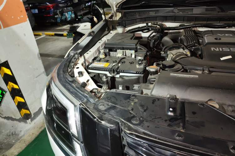 Used Nissan Patrol 2019 Y62 4.0L SE-T1 Middle East Engine Bay Right
