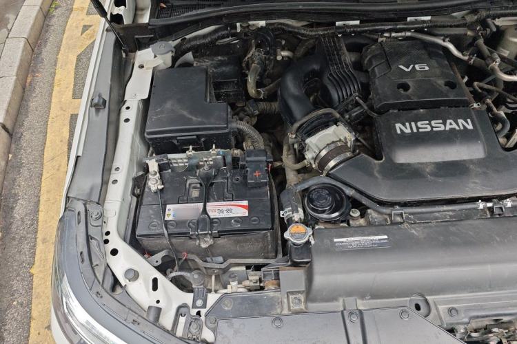 Used Nissan Patrol  Engine Bay Right