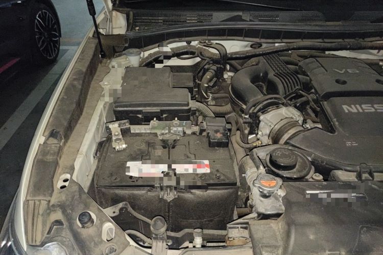 Used Nissan Patrol  Engine Bay Right