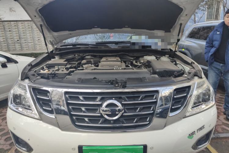 Used Nissan Patrol 2019 Y62 4.0L SE-T2 Middle East Engine Bay