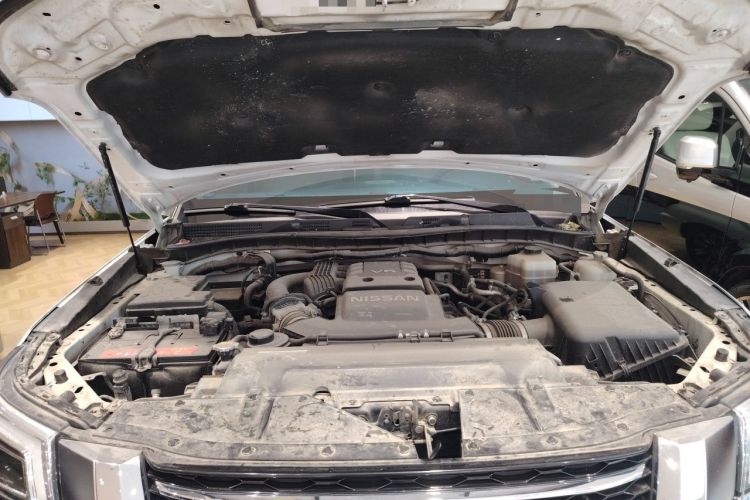 Used Nissan Patrol  Engine Bay