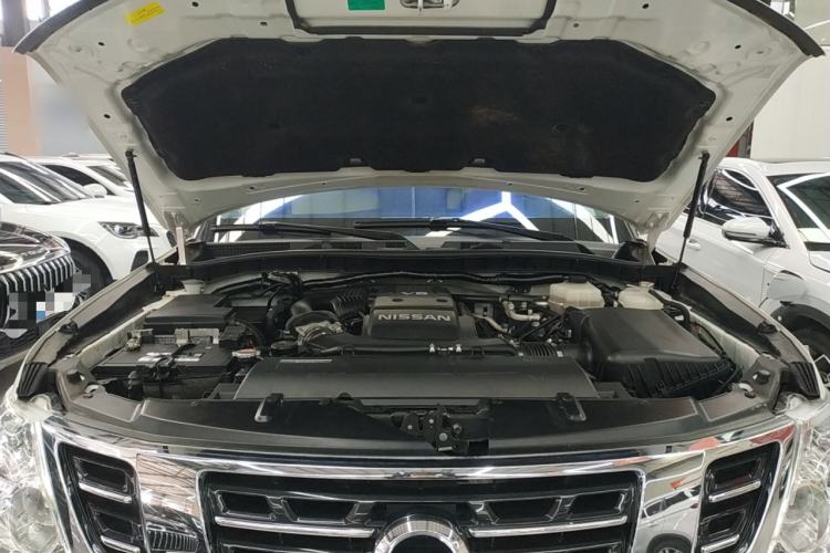 Used Nissan Patrol 2019 Y62 4.0L SE-T1 Middle East Engine Bay