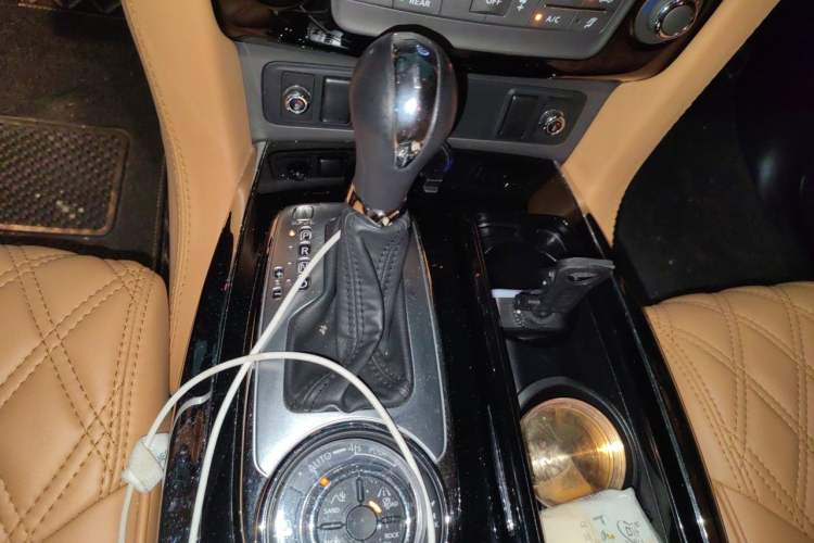 Used Nissan Patrol  Gear Lever