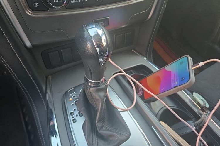 Used Nissan Patrol  Gear Lever