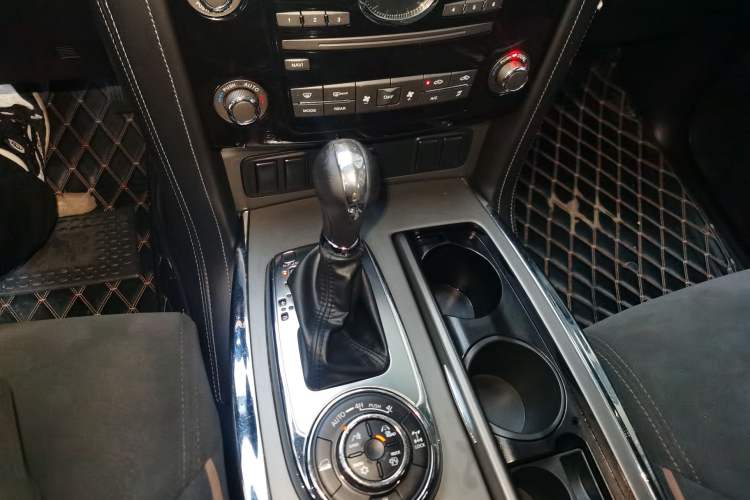 Used Nissan Patrol 2019 Y62 4.0L SE-T1 Middle East Gear Lever
