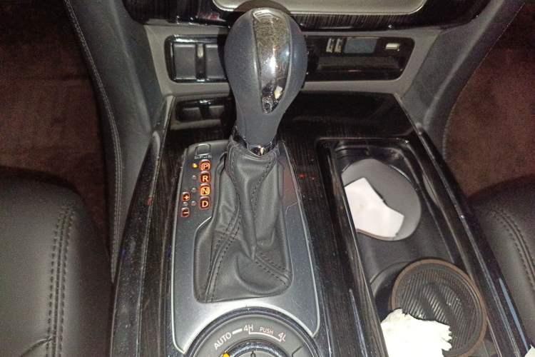 Used Nissan Patrol  Gear Lever