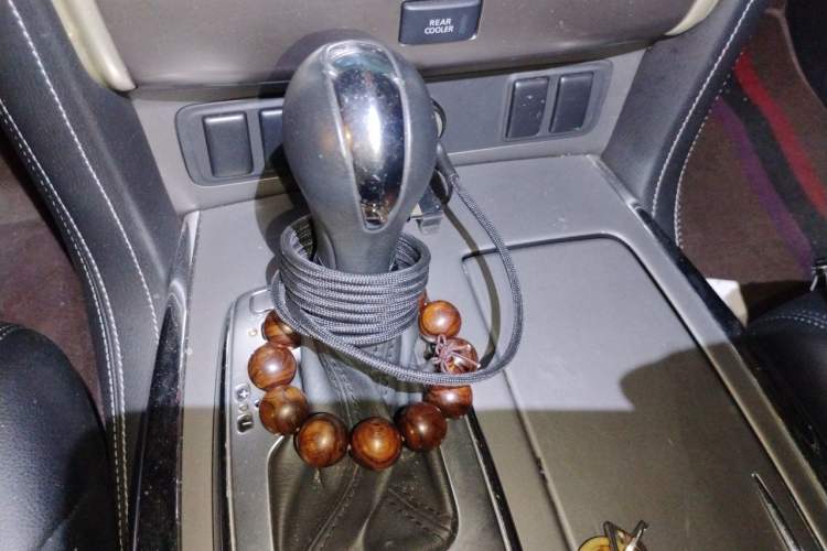 Used Nissan Patrol  Gear Lever