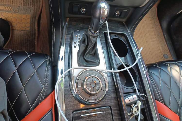 Used Nissan Patrol  Gear Lever