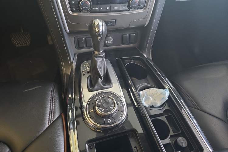 Used Nissan Patrol 2019 Y62 4.0L SE-T1 Middle East Gear Lever