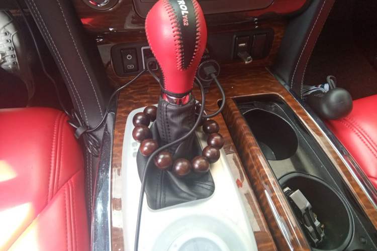 Used Nissan Patrol 2019 Y62 4.0L SE-T1 Middle East Gear Lever