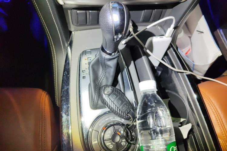 Used Nissan Patrol 2019 Y62 4.0L SE-T1 Middle East Gear Lever
