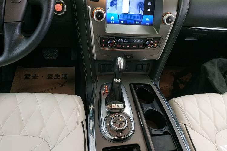 Used Nissan Patrol 2019 Y62 4.0L SE-T1 Middle East Gear Lever