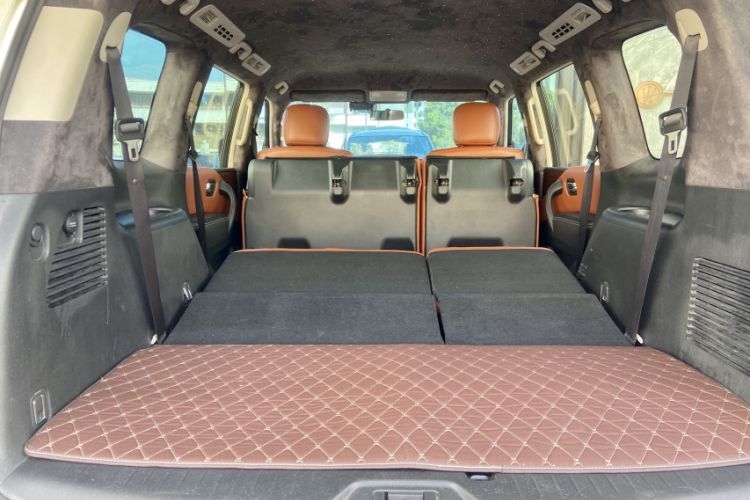 Used Nissan Patrol 2019 Y62 4.0L SE-T1 Middle East Interior 11