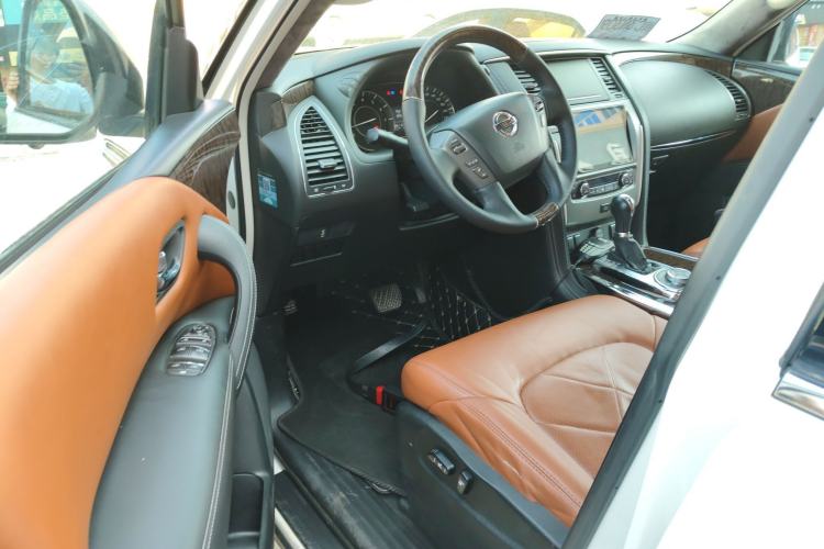 Used Nissan Patrol 2019 Y62 4.0L SE-T1 Middle East Interior 3