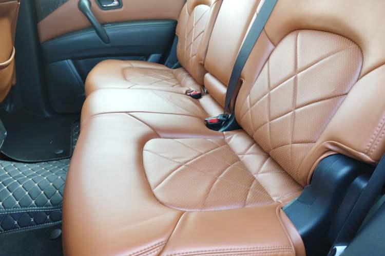 Used Nissan Patrol 2019 Y62 4.0L SE-T1 Middle East Interior 4